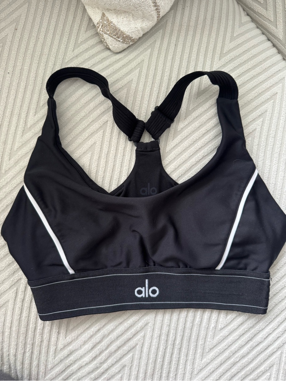 ALO Airlift Yoga Black Sports Bra with White Piping